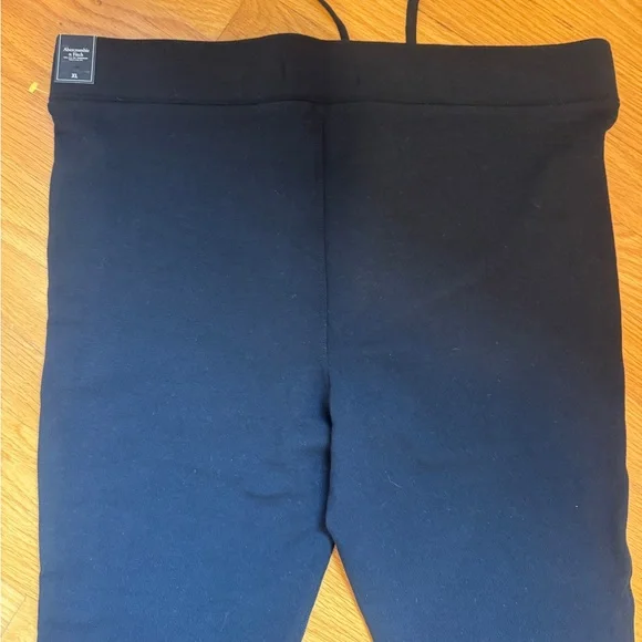 NWT Abercrombie & Fitch Black Joggers with Logo - Picture 6 of 7